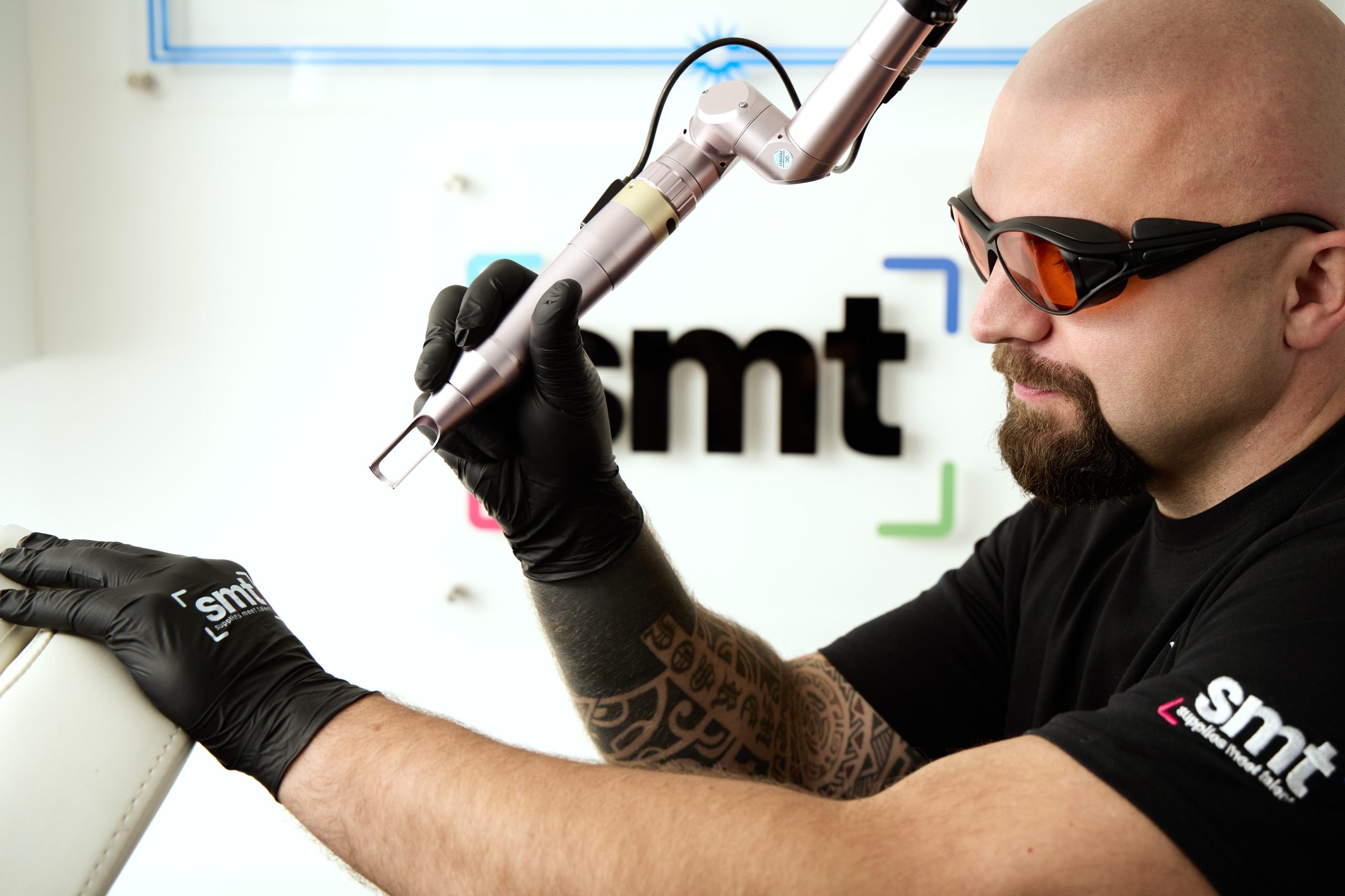 Grant performing a laser treatment at LaserPerfection